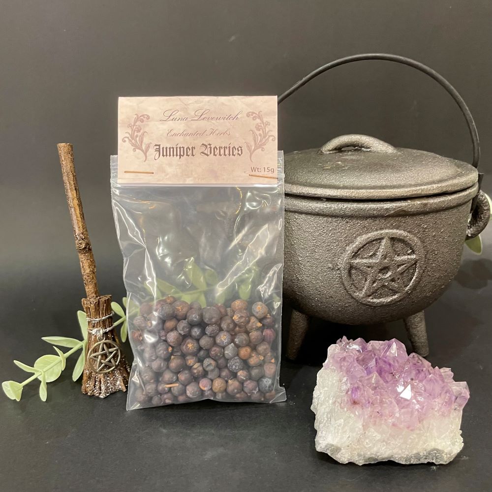 Luna Lovewitch Enchanted Herbs - Juniper berries