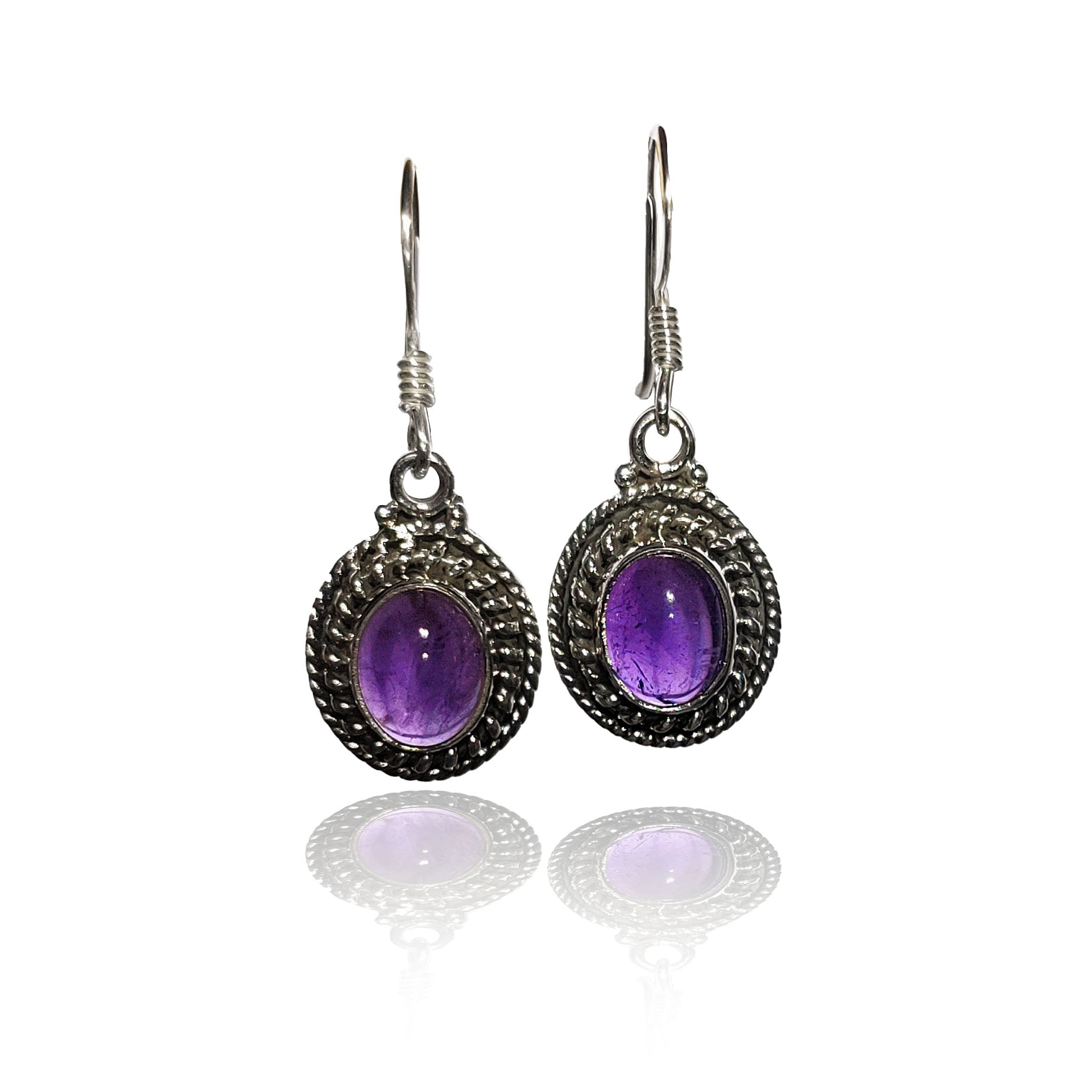 Ishani earring in Amethyst and Black onyx